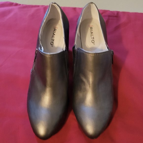 Rialto Shoes - RIALTO WOMENS SILVER HEELS